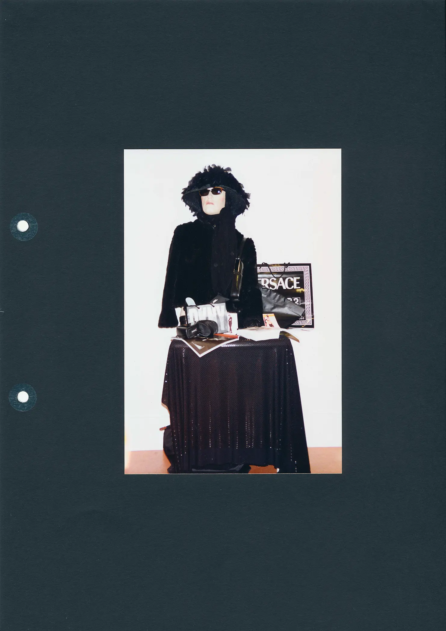 nanettecameron-folios-s1-30-black-notes-3