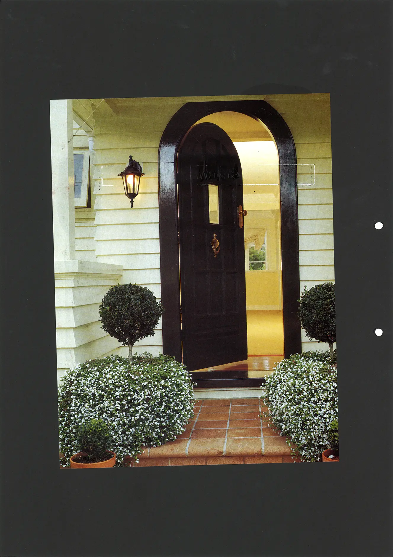 nanettecameron-folios-s1-98-front-door-3