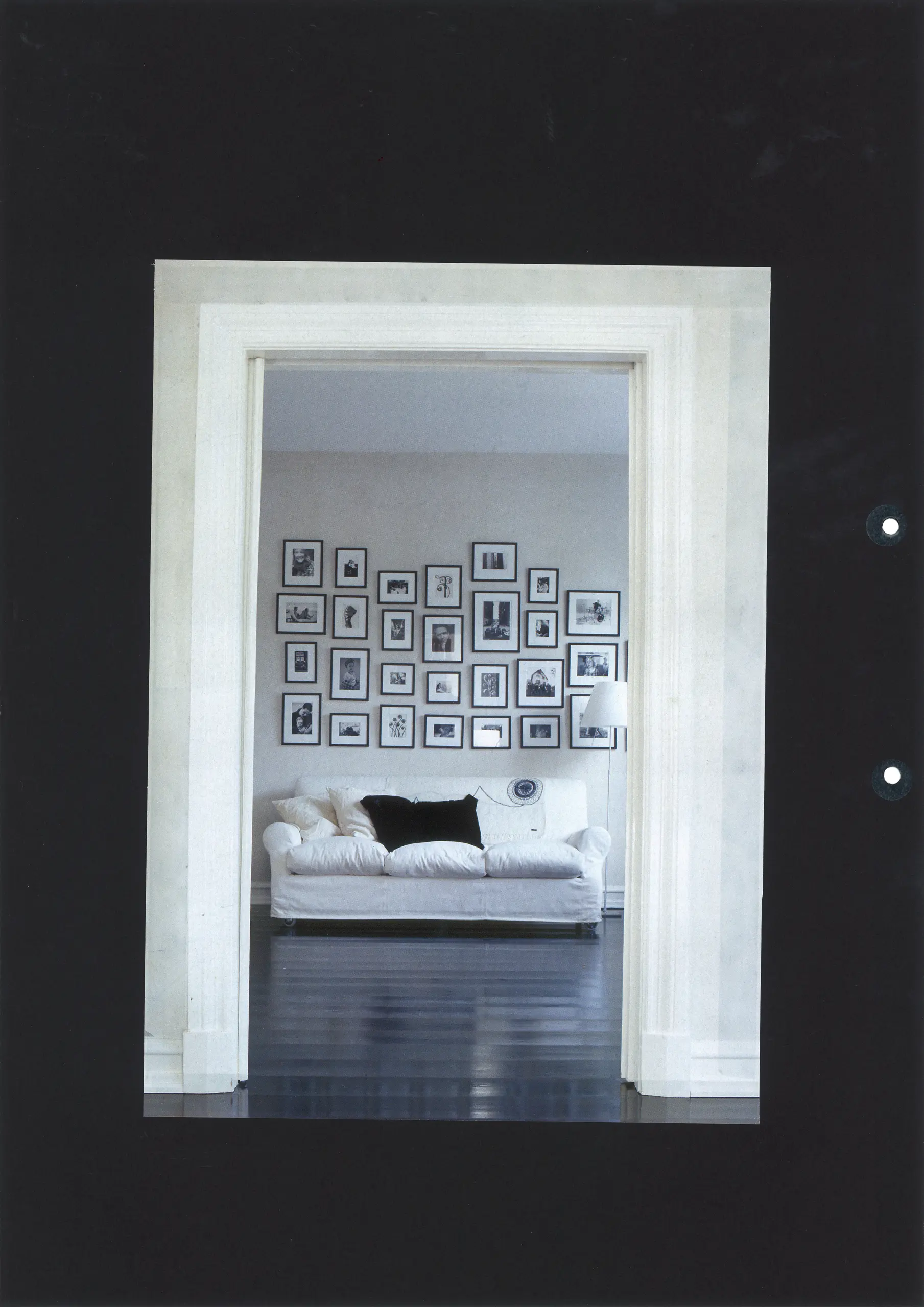 nanettecameron-folios-s1-146-black-and-white-accessories