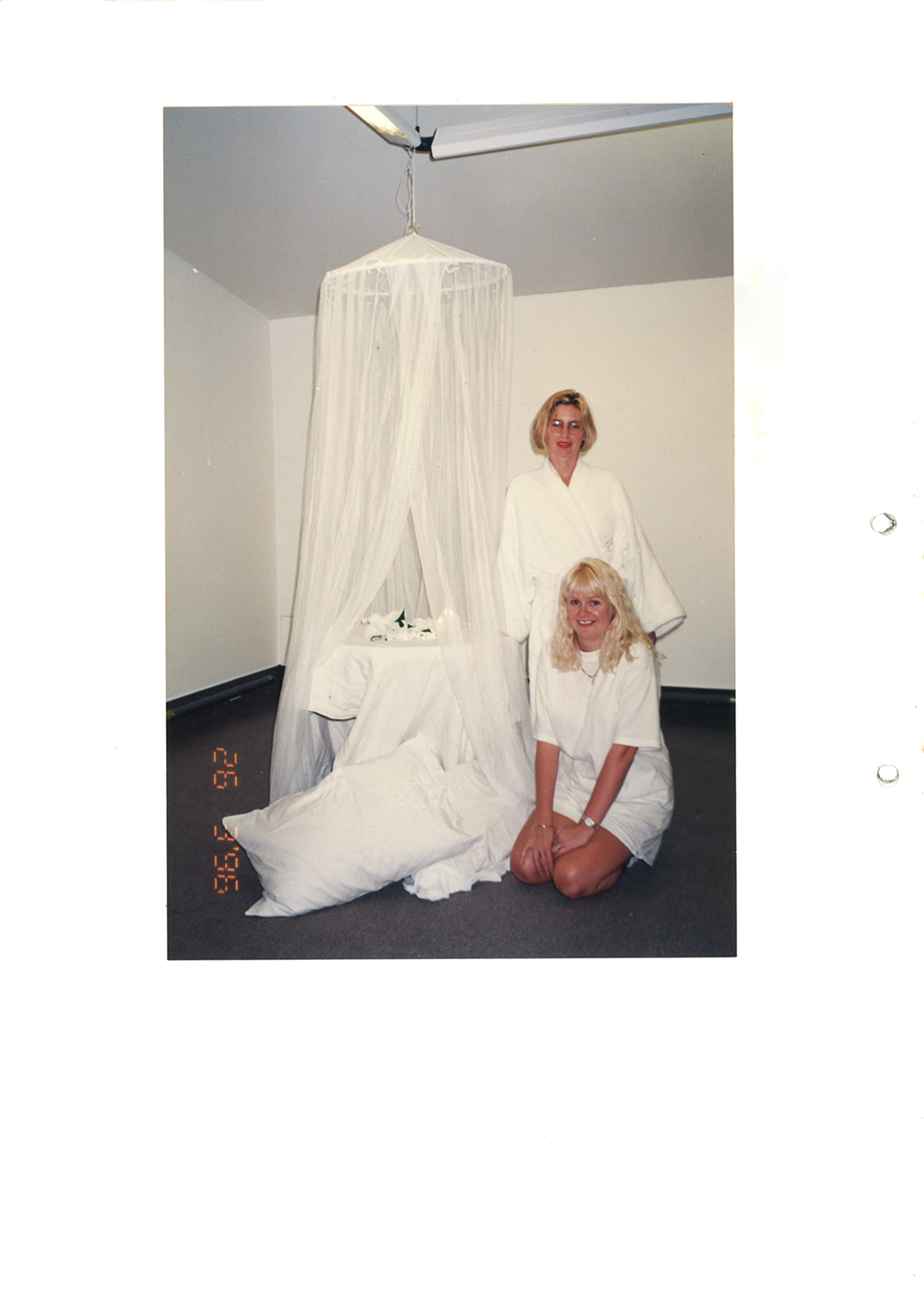 32 White Room-3